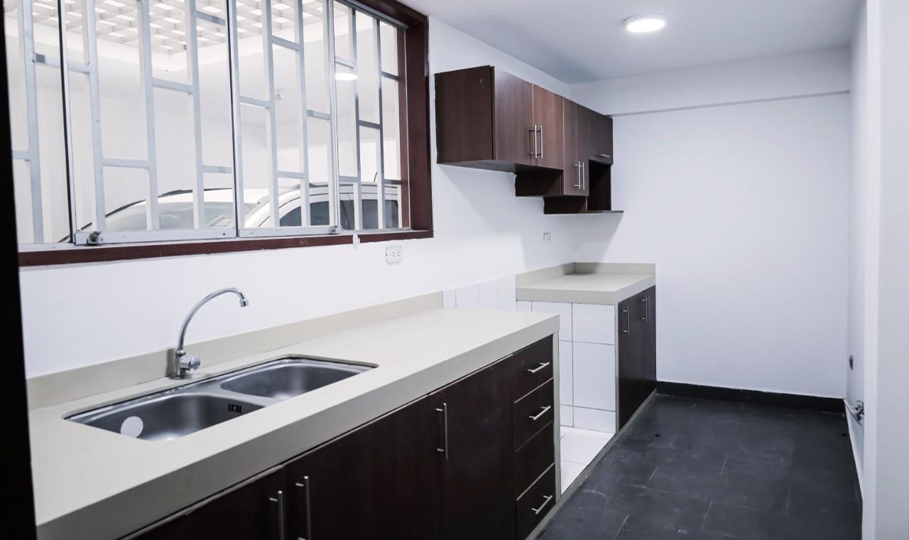 VENTA DE DEPARTAMENTO EN 1° PISO EN URB. SANTA VICTORIA